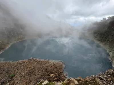 Le Boiling Lake